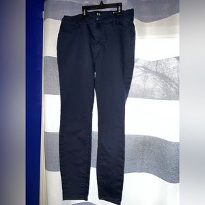 Gap stretch skinny trouser size 8. Navy blue